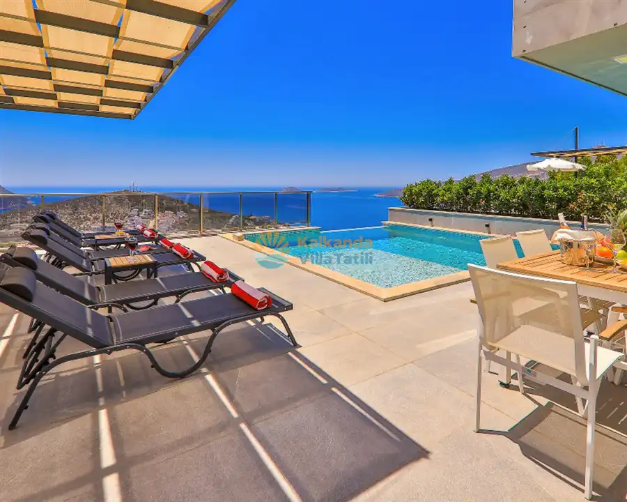 Villa Skylight